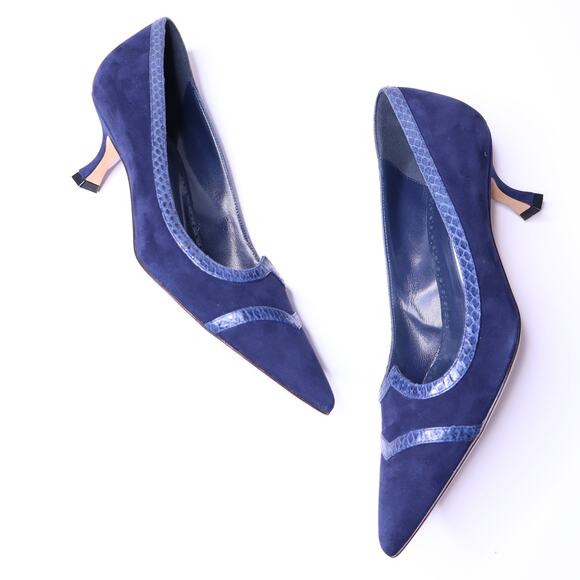 MANOLO BLAHNIK Monda Snake and Suede Pumps Navy Pointed Toe Heel Women's 38 - Picture 2 of 11
